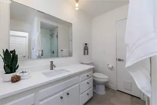 448 N Hayden Bay Dr, Portland, OR 97217 - Photo 21