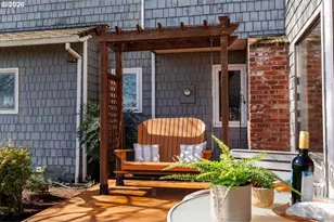 448 N Hayden Bay Dr, Portland, OR 97217 - Photo 7