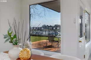 448 N Hayden Bay Dr, Portland, OR 97217 - Photo 11