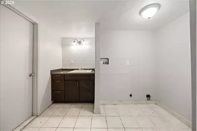 6424 NE Hassalo St, Portland, OR 97213 - Photo 23