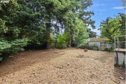 6424 NE Hassalo St, Portland, OR 97213 - Photo 29