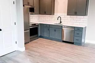 302 N Bridgeton Rd, Portland, OR 97217 - Photo 7