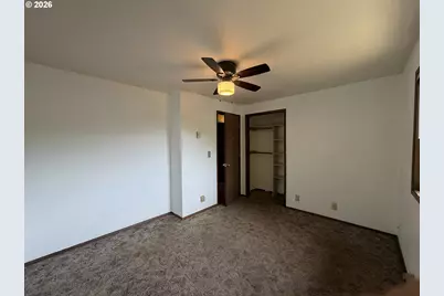 1086 Lewis St, North Bend, OR 97459 - Photo 17