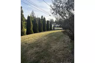 1086 Lewis St, North Bend, OR 97459 - Photo 3