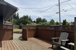 1086 Lewis St, North Bend, OR 97459 - Photo 7