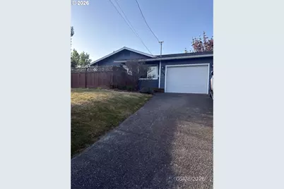 1086 Lewis St, North Bend, OR 97459 - Photo 1