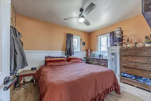 805 E Quincy Ave, Cottage Grove, OR 97424 - Photo 9