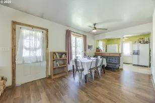 805 E Quincy Ave, Cottage Grove, OR 97424 - Photo 3