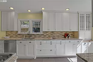 6235 NE Davis St, Portland, OR 97213 - Photo 9