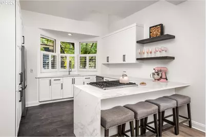 820 NW 22nd Ave, Portland, OR 97210 - Photo 13