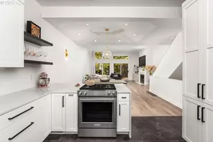 820 NW 22nd Ave, Portland, OR 97210 - Photo 17
