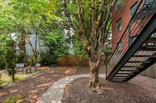820 NW 22nd Ave, Portland, OR 97210 - Photo 3