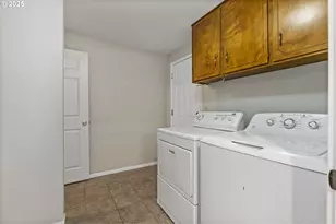 1290 Evergreen Ln, Sweet Home, OR 97386 - Photo 11