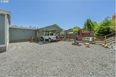 946 NE Laurance St, Myrtle Creek, OR 97457 - Photo 35