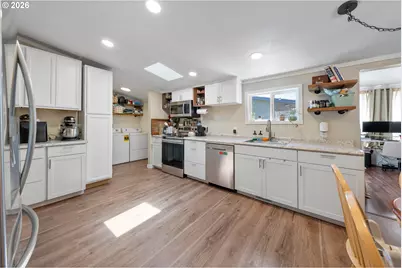 946 NE Laurance St, Myrtle Creek, OR 97457 - Photo 15
