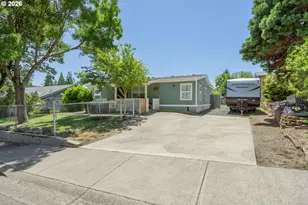 946 NE Laurance St, Myrtle Creek, OR 97457 - Photo 7