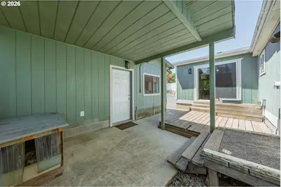 946 NE Laurance St, Myrtle Creek, OR 97457 - Photo 31