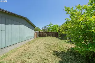 946 NE Laurance St, Myrtle Creek, OR 97457 - Photo 37