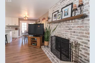 2220 SW Brink Ave, Troutdale, OR 97060 - Photo 9