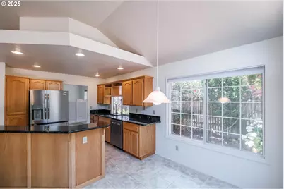 2217 S Juliet Ct, Salem, OR 97302 - Photo 11