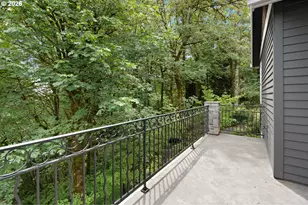 1033 NW Eloise Ln, Portland, OR 97229 - Photo 25