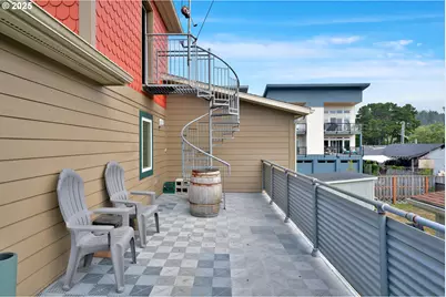 923 SW 50th St, Lincoln City, OR 97367 - Photo 29