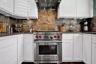 923 SW 50th St, Lincoln City, OR 97367 - Photo 15