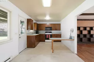 45811 McKenzie Hwy, Vida, OR 97488 - Photo 11