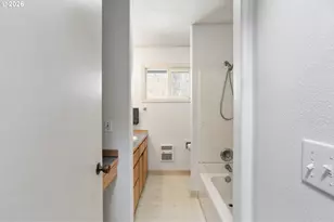 45811 McKenzie Hwy, Vida, OR 97488 - Photo 19