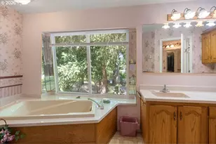 1300 Fair Oaks Rd, Oakland, OR 97462 - Photo 33