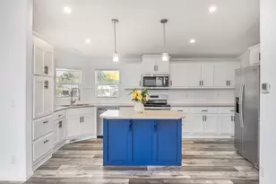 570 N 10th Ave, Cornelius, OR 97113 - Photo 3