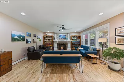 2014 NE Lucy Belle St, McMinnville, OR 97128 - Photo 17