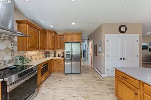 2014 NE Lucy Belle St, McMinnville, OR 97128 - Photo 11