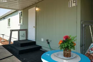 2150 Laura St, Springfield, OR 97477 - Photo 27