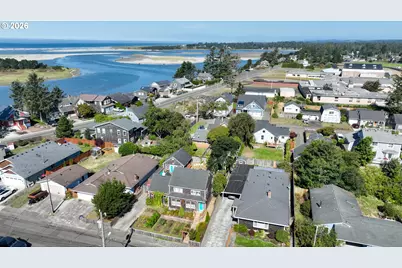 810 16th Ave, Seaside, OR 97138 - Photo 3