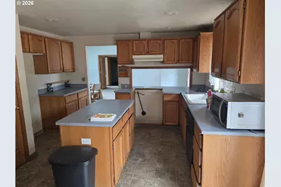 22 SE 136th Ave, Portland, OR 97233 - Photo 11