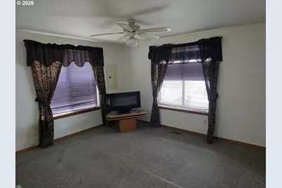22 SE 136th Ave, Portland, OR 97233 - Photo 7