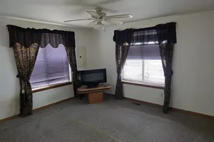 22 SE 136th Ave, Portland, OR 97233 - Photo 7