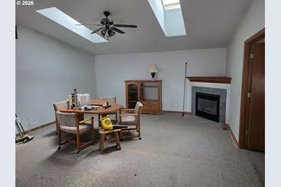 22 SE 136th Ave, Portland, OR 97233 - Photo 5
