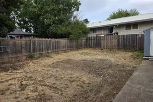 22 SE 136th Ave, Portland, OR 97233 - Photo 15