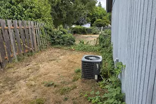22 SE 136th Ave, Portland, OR 97233 - Photo 17