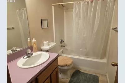 22 SE 136th Ave, Portland, OR 97233 - Photo 13