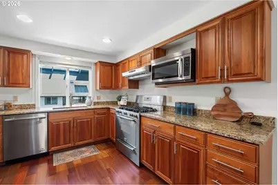2360 Glenmorrie Dr, Lake Oswego, OR 97034 - Photo 9