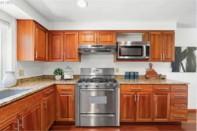 2360 Glenmorrie Dr, Lake Oswego, OR 97034 - Photo 11