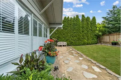 1795 Fernwood Dr, Lake Oswego, OR 97034 - Photo 3