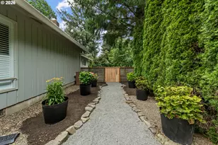 1795 Fernwood Dr, Lake Oswego, OR 97034 - Photo 27