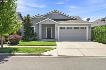1754 Dragon Tail Pl, Medford, OR 97504 - Photo 1