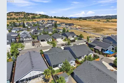 1754 Dragon Tail Pl, Medford, OR 97504 - Photo 43