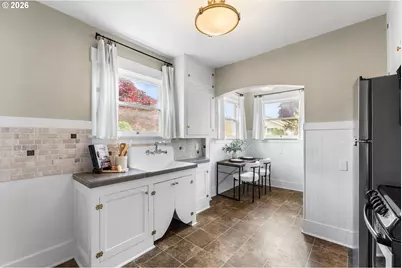 614 W 29th St, Vancouver, WA 98660 - Photo 11