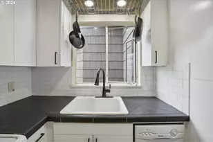 1406 NE 21st Ave, Portland, OR 97232 - Photo 11